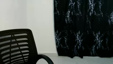 Mila online show from 10, 4, 2026