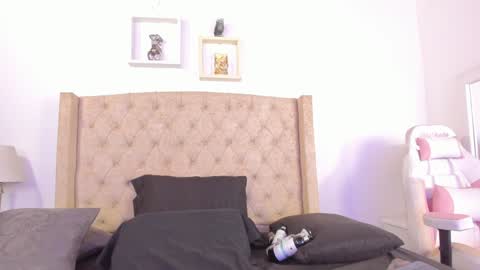 Natalia online show from 8, 2, 2025