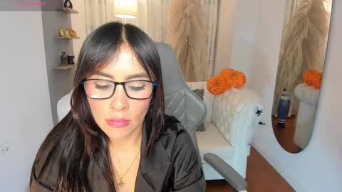 Natalia Leon online show from 11, 10, 2025