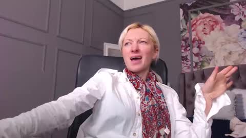 Snapshot of natalie_bitton chatting on 27, 2, 2026 Natalie online show from 27, 2, 2026