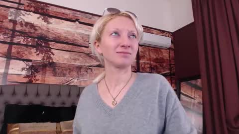 Snapshot of natalie_bitton chatting on 11, 3, 2026 Natalie online show from 11, 3, 2026