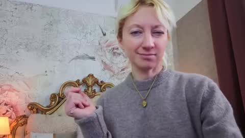 Snapshot of natalie_bitton chatting on 12, 3, 2026 Natalie online show from 12, 3, 2026