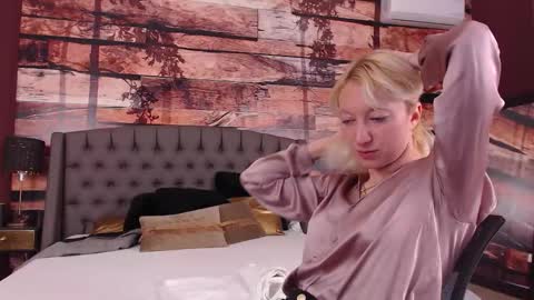 Snapshot of natalie_bitton chatting on 16, 3, 2026 Natalie online show from 16, 3, 2026