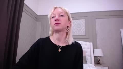 Snapshot of natalie_bitton chatting on 18, 3, 2026 Natalie online show from 18, 3, 2026