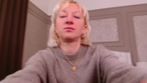 Snapshot of natalie_bitton chatting on 3, 4, 2026 Natalie online show from 3, 4, 2026