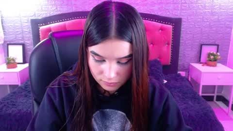 natalie  online show from 31, 10, 2025