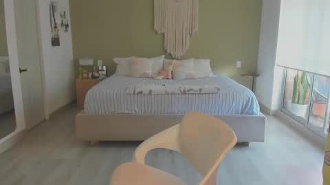 anatalybee online show from 7, 11, 2025