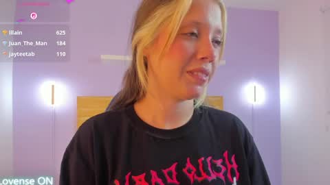 Snapshot of nataly_rodri chatting on 15, 5, 2026 Nataly online show from 15, 5, 2026