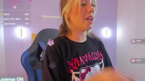 Snapshot of nataly_rodri chatting on 15, 5, 2026 Nataly online show from 15, 5, 2026