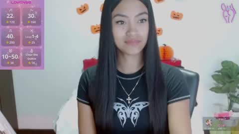 Nataly Escobar online show from 2, 10, 2025