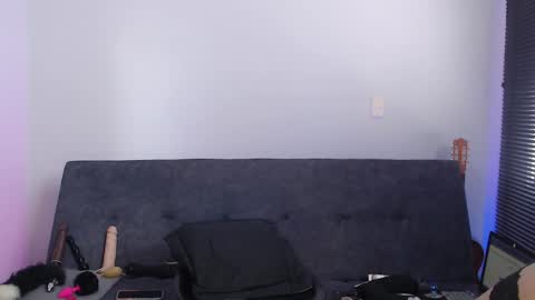   online show from 10, 4, 2026