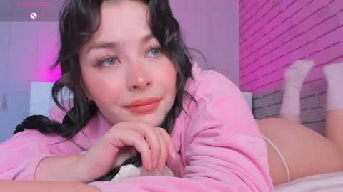 Snapshot of natalyhayes chatting on 22, 4, 2026 Nataly online show from 22, 4, 2026