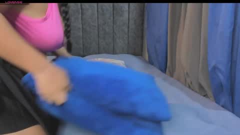 natalystevens online show from 6, 4, 2026