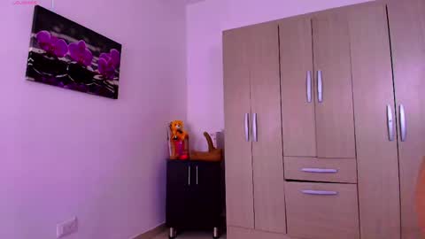 natasha_klump online show from 19, 4, 2026