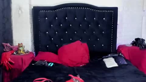 natashaburgos online show from 8, 3, 2025