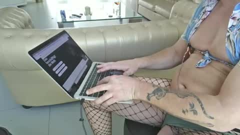 ownedbythw bestgoddess online show from 28, 6, 2026