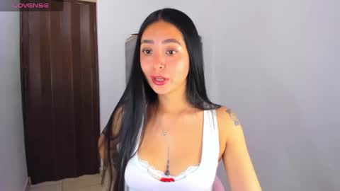 Snapshot of nathalie_rose chatting on 11, 6, 2026 Nathalie online show from 11, 6, 2026