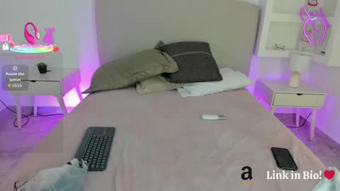 NATHALY  online show from 19, 9, 2025