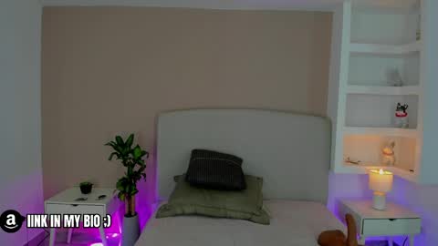 Snapshot of nathalyn05 chatting on 6, 6, 2026 NATHALY online show from 6, 6, 2026