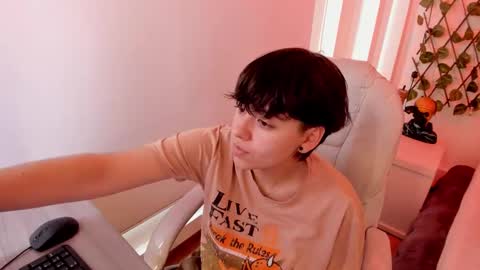 Snapshot of nathalyy_ds chatting on 15, 12, 2025 nathalyy_ds online show from 15, 12, 2025