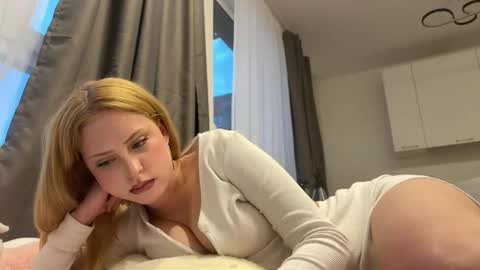 Mia online show from 31, 5, 2026