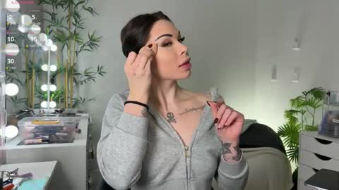 NATTY FIERROS online show from 6, 4, 2026