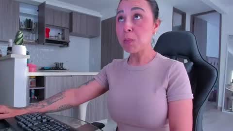 Snapshot of natural_bigass_nina chatting on 24, 7, 2026 Sophia online show from 24, 7, 2026