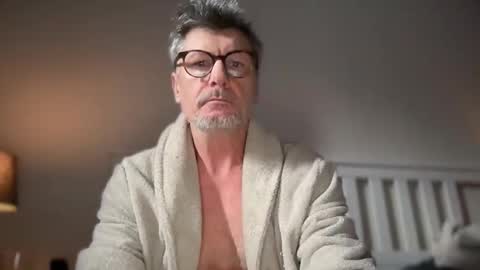 naturalcouple281074 online show from 11, 1, 2026