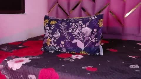 Snapshot of naturaltitss_ chatting on 27, 4, 2026 Gwen online show from 27, 4, 2026