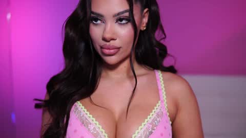 Naty online show from 8, 2, 2025