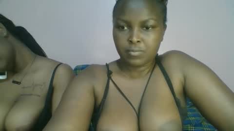naughti_garlie online show from 5, 12, 2025