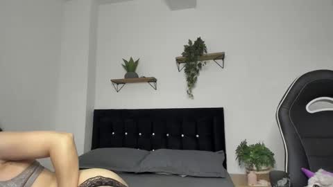 Snapshot of naughty_1girl chatting on 9, 11, 2025 Emily online show from 9, 11, 2025