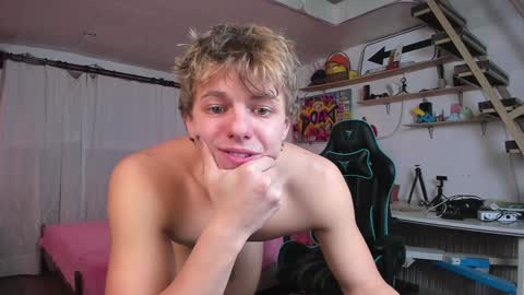 Nik online show from 28, 1, 2025