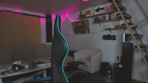 Nik online show from 26, 2, 2025