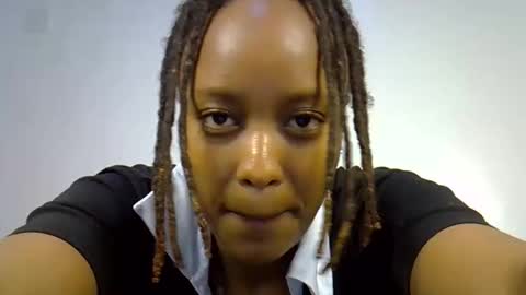 Snapshot of naughty_riri21 chatting on 19, 5, 2026 Riri online show from 19, 5, 2026