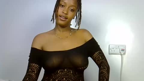 Snapshot of naughty_riri21 chatting on 19, 5, 2026 Riri online show from 19, 5, 2026