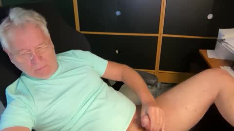 naughtydaddyla online show from 18, 4, 2026