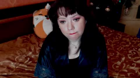 Snapshot of naughtyhousewifexx chatting on 27, 12, 2024 housewife Eva online show from 27, 12, 2024