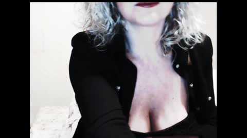 Snapshot of naughtyjenniferxx chatting on 22, 2, 2025 Jenny online show from 22, 2, 2025