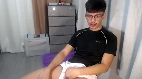 Snapshot of naughtyjosh_ chatting on 27, 5, 2026 Josh online show from 27, 5, 2026