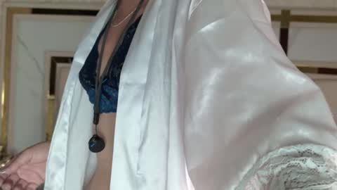 Snapshot of naughtymilfx_ chatting on 25, 2, 2026 online show from 25, 2, 2026