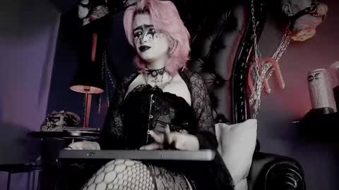 Navier  online show from 18, 2, 2026