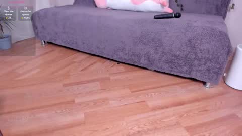 Kira online show from 5, 3, 2026