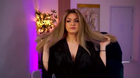 Snapshot of nayaquinn chatting on 9, 2, 2026 Naya online show from 9, 2, 2026