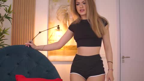 Snapshot of nayaquinn chatting on 2, 3, 2026 Naya online show from 2, 3, 2026