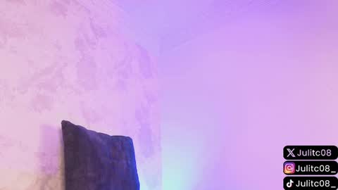 Juli  online show from 20, 1, 2025