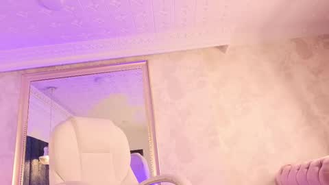 Juli  online show from 12, 3, 2025