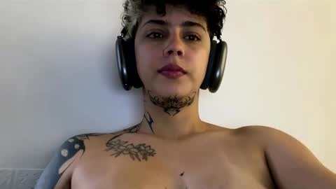 Snapshot of nazzz10 chatting on 7, 1, 2026 nazzz10 online show from 7, 1, 2026