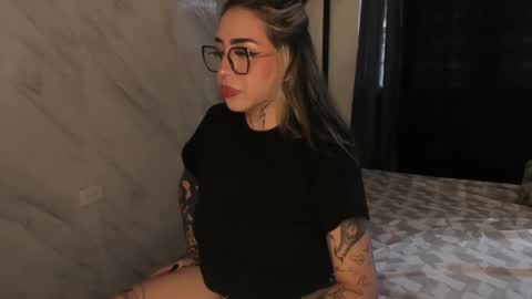 Snapshot of nazzz10 chatting on 19, 3, 2026 nazzz10 online show from 19, 3, 2026