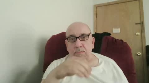 Snapshot of needlesslove chatting on 27, 6, 2026 Tom online show from 27, 6, 2026